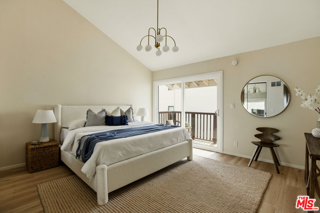 5100 Riverton Ave Unit: 9