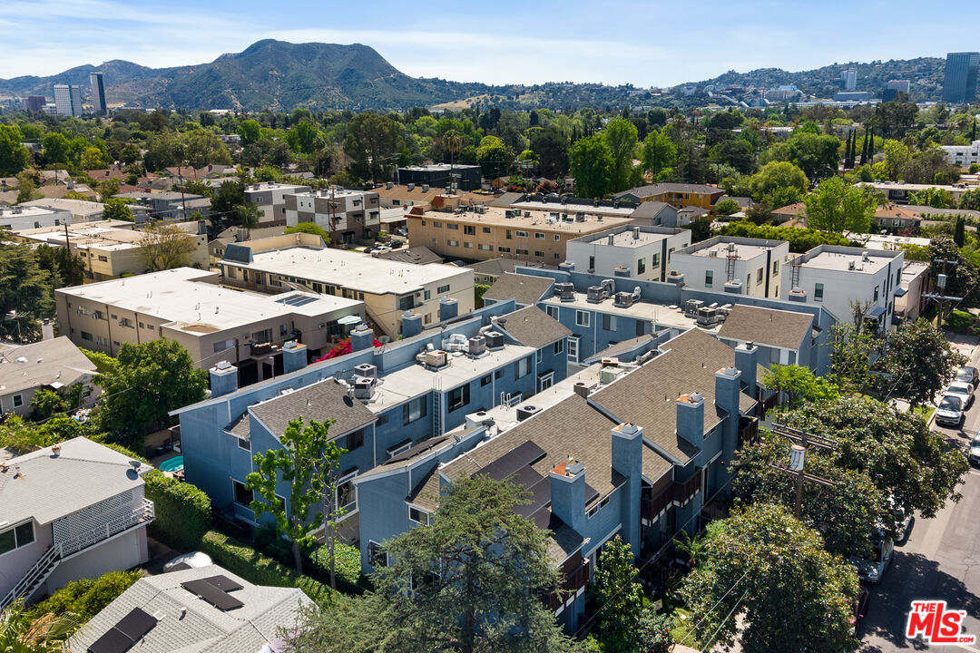 5100 Riverton Ave Unit: 9