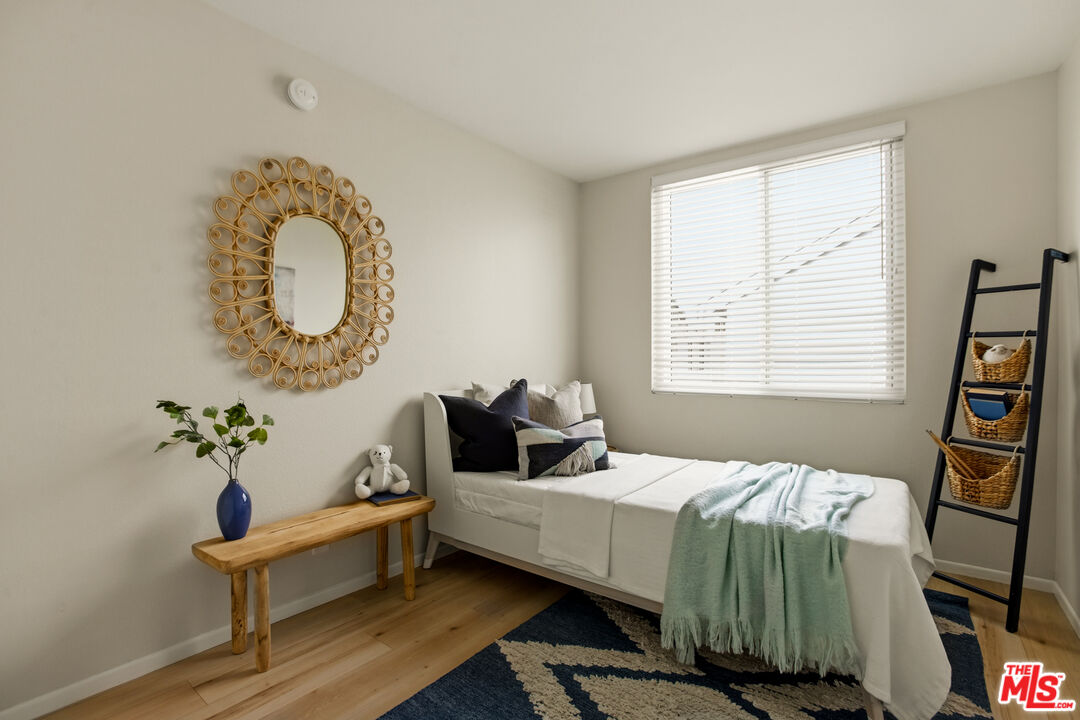 5100 Riverton Ave Unit: 9