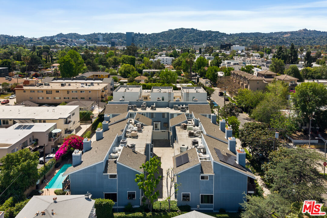 5100 Riverton Ave Unit: 9