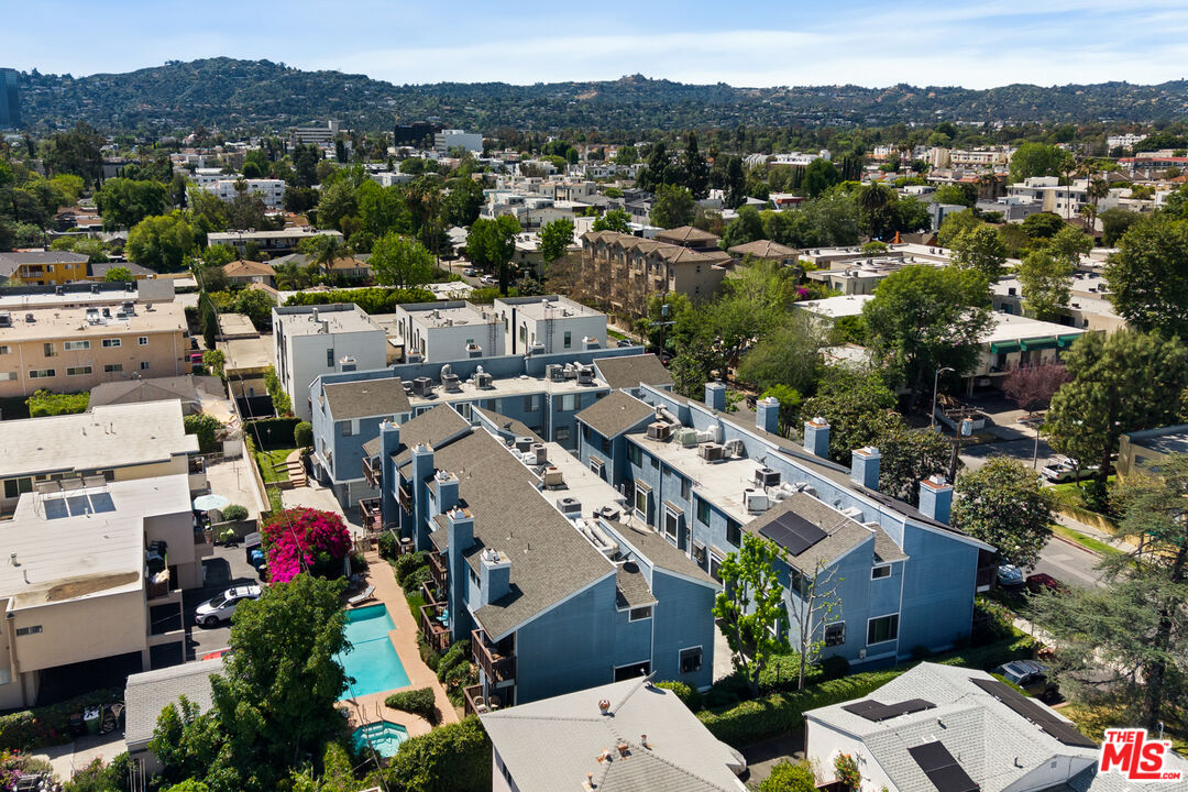 5100 Riverton Ave Unit: 9