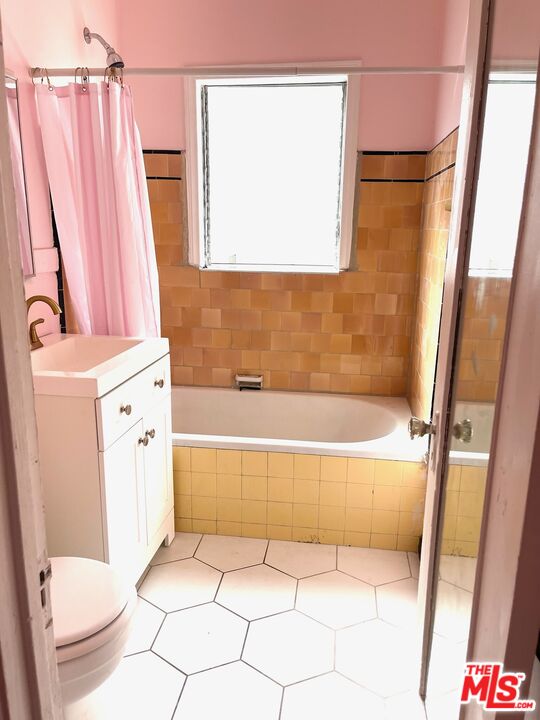 140 Lime Ave Unit: 8