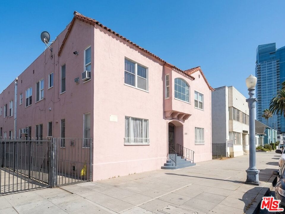 140 Lime Ave Unit: 8