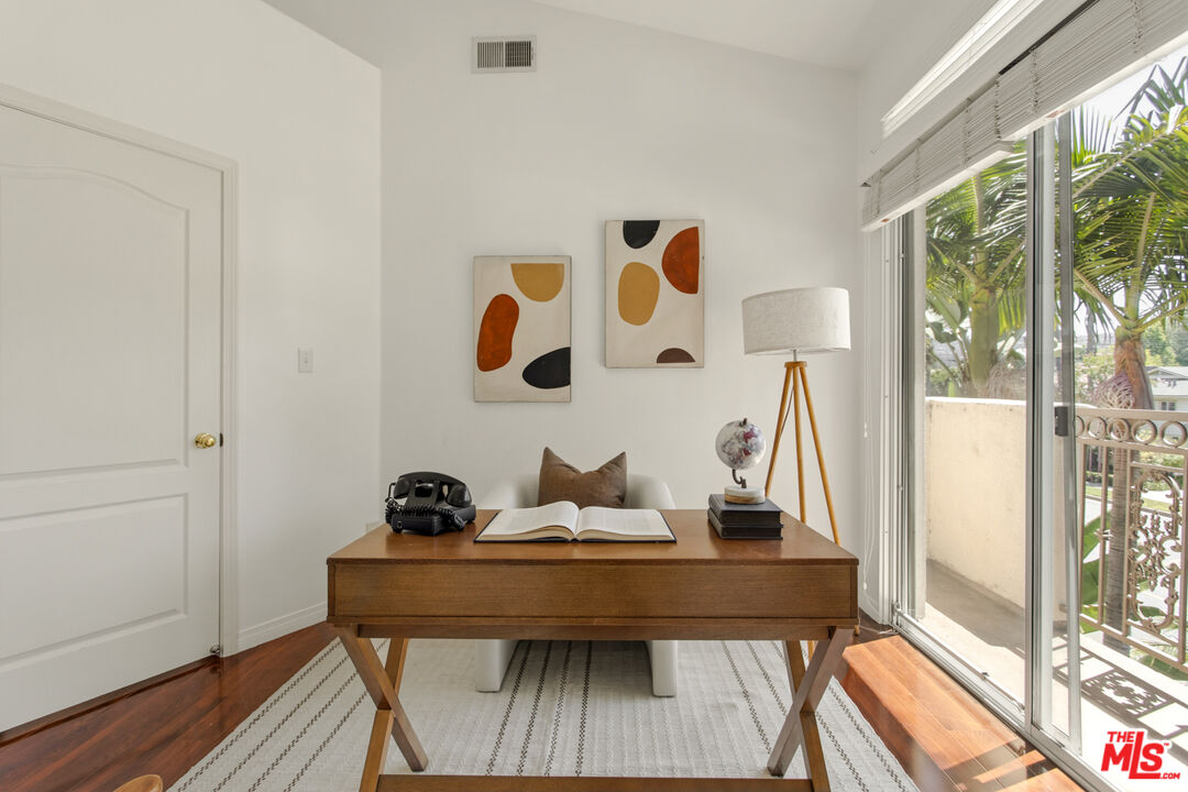 4520 Fulton Ave Unit: 14
