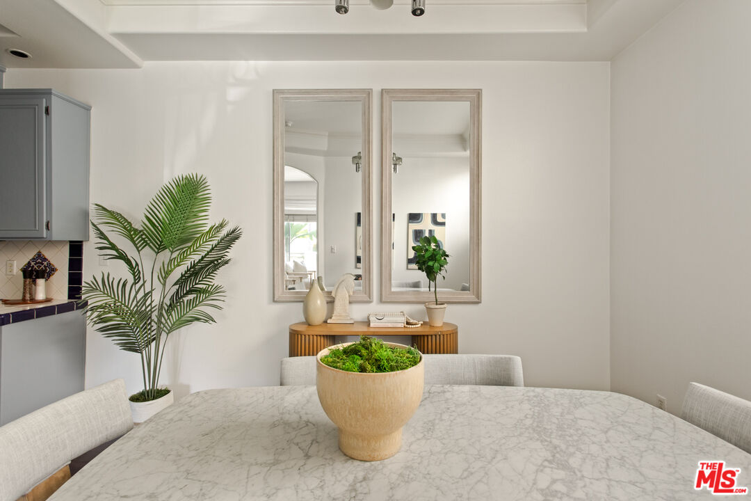 4520 Fulton Ave Unit: 14