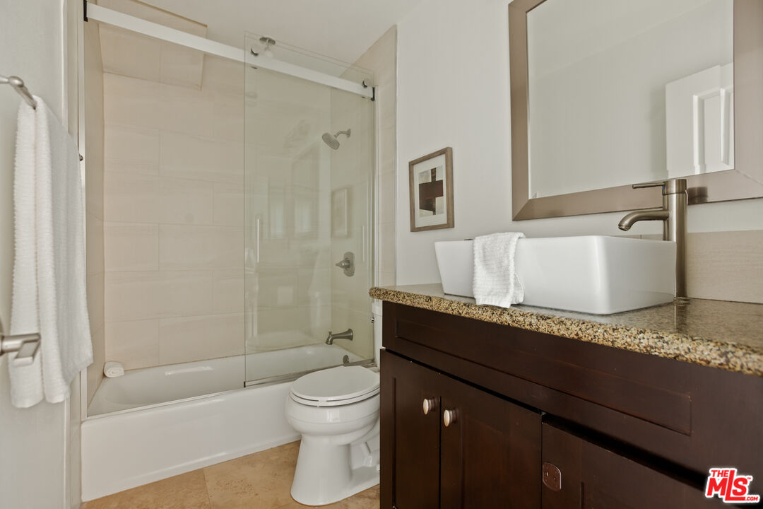 4730 Ben Ave Unit: 11
