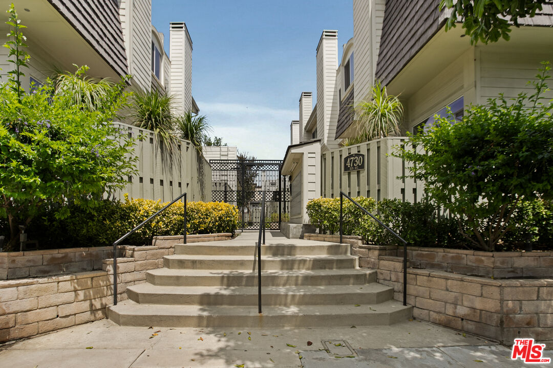 4730 Ben Ave Unit: 11