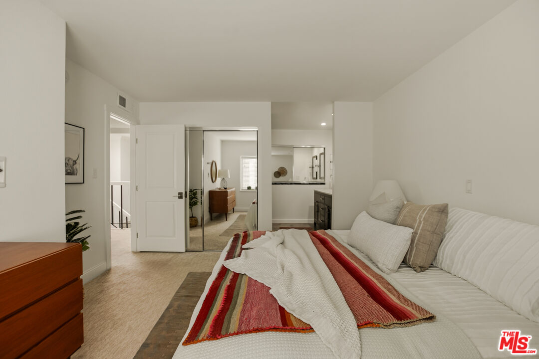 4730 Ben Ave Unit: 11