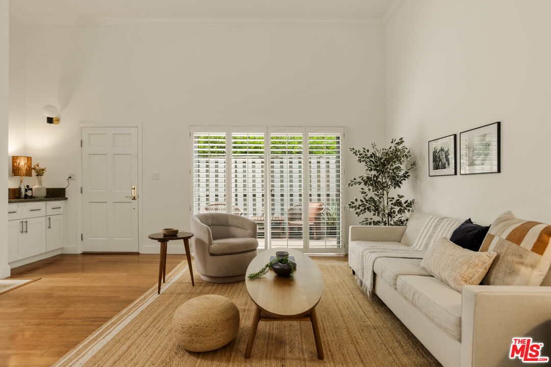 4730 Ben Ave Unit: 11