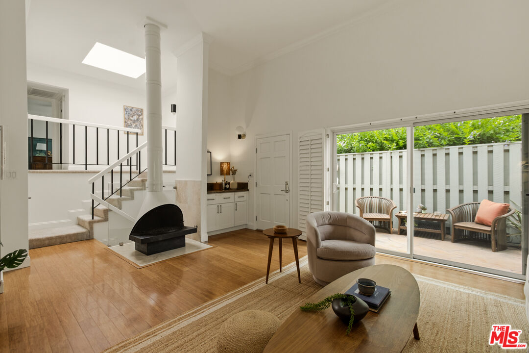4730 Ben Ave Unit: 11