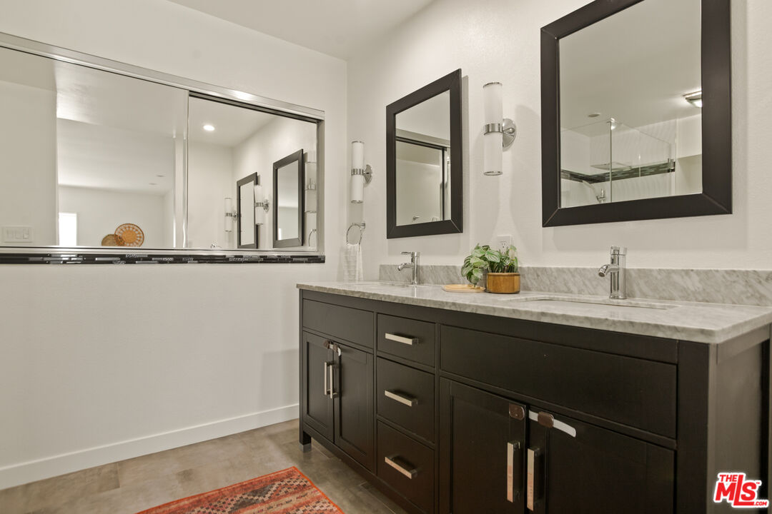 4730 Ben Ave Unit: 11