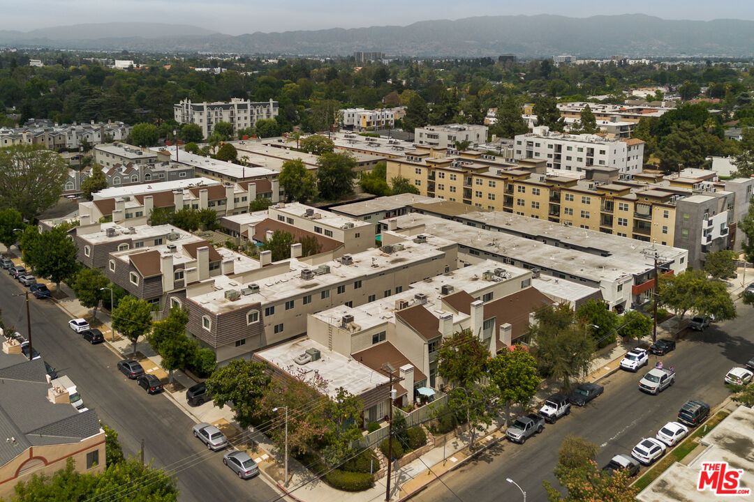 4730 Ben Ave Unit: 11
