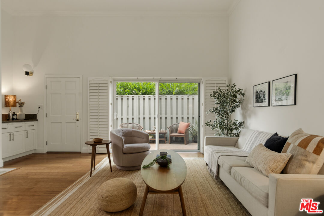 4730 Ben Ave Unit: 11