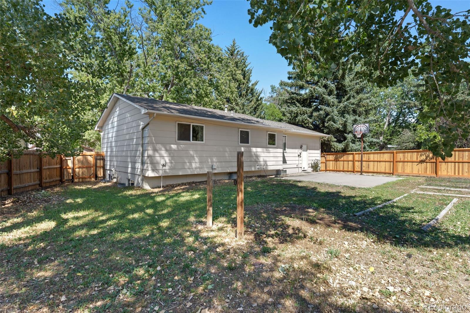 3842 Vaquero Circle