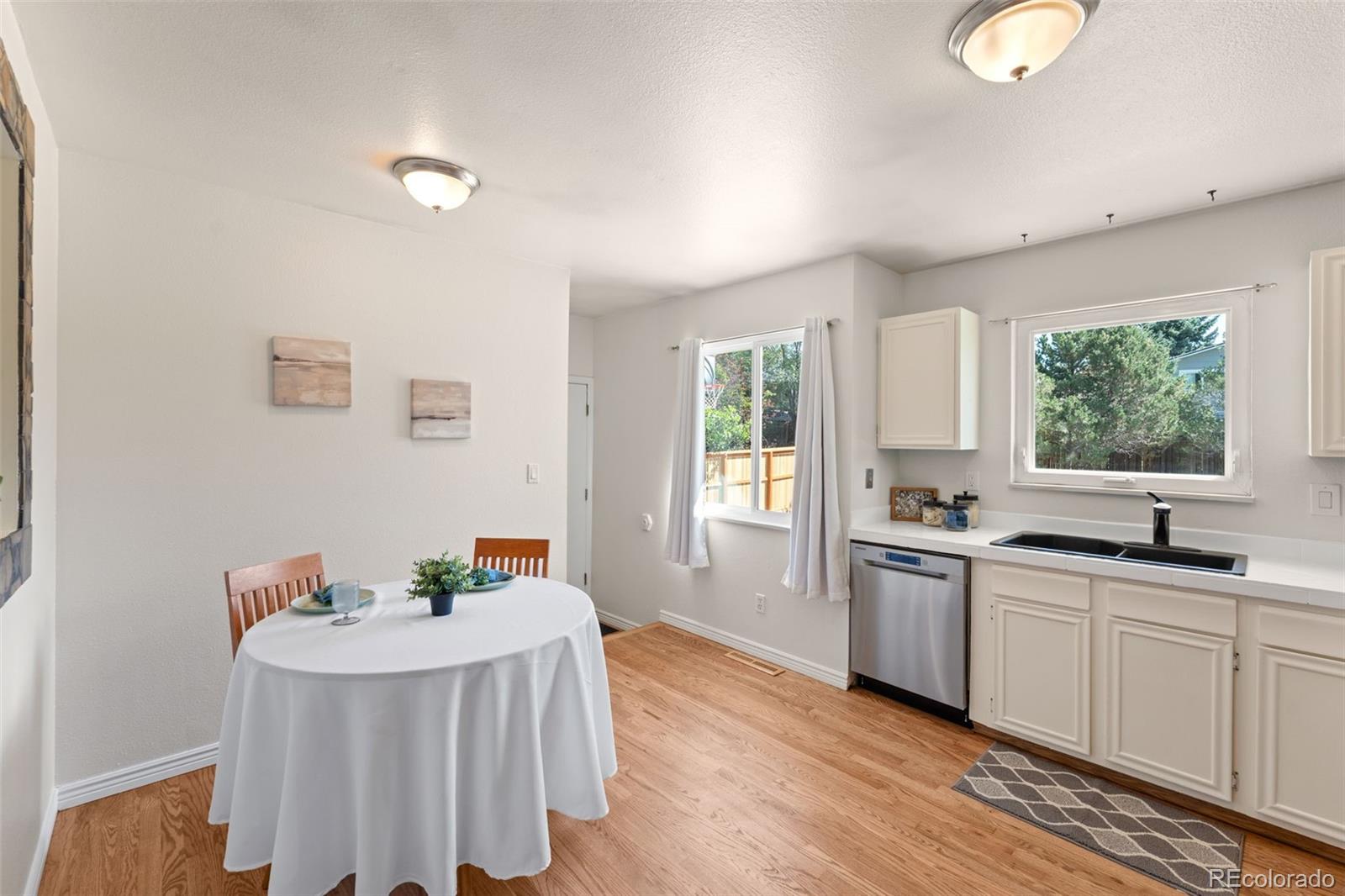 3842 Vaquero Circle