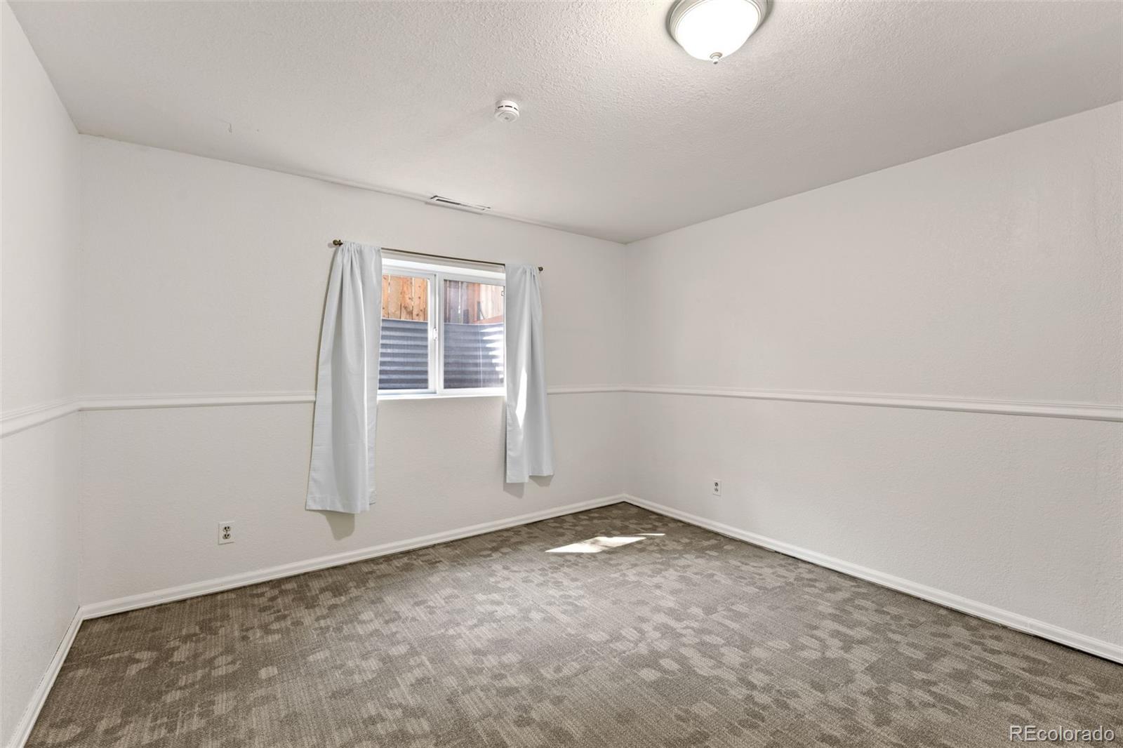 3842 Vaquero Circle