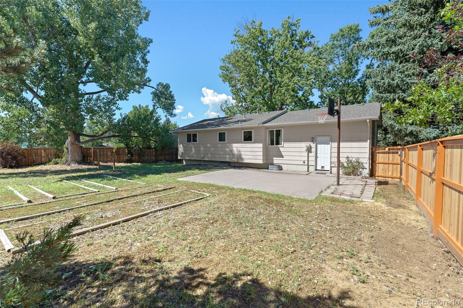 3842 Vaquero Circle