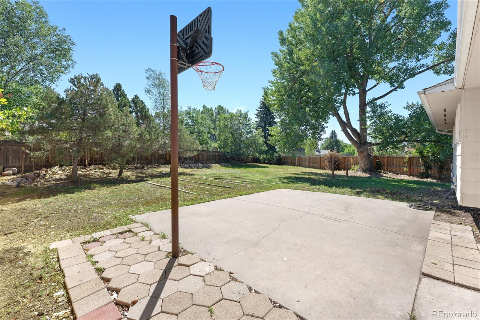 3842 Vaquero Circle