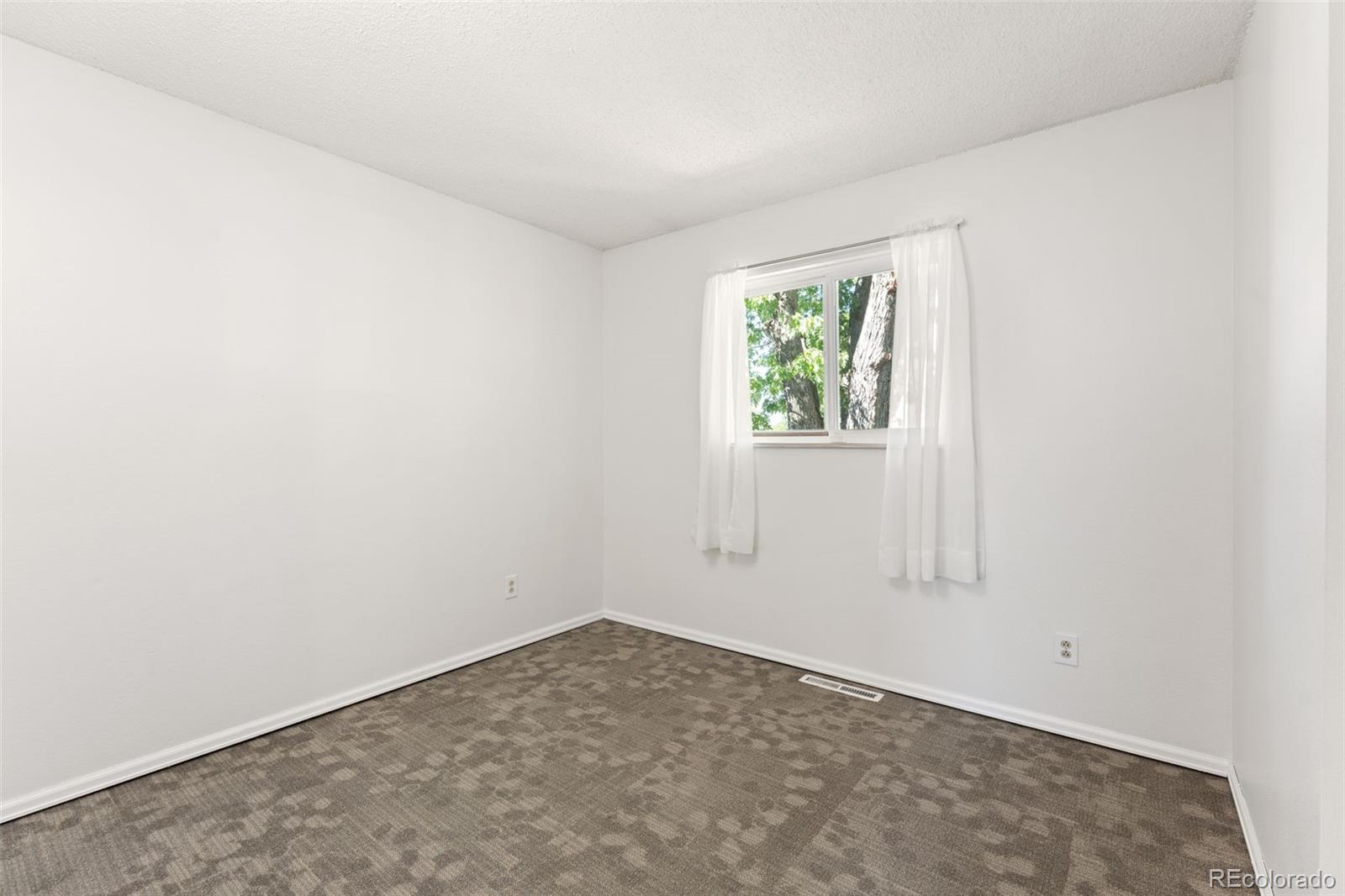 3842 Vaquero Circle