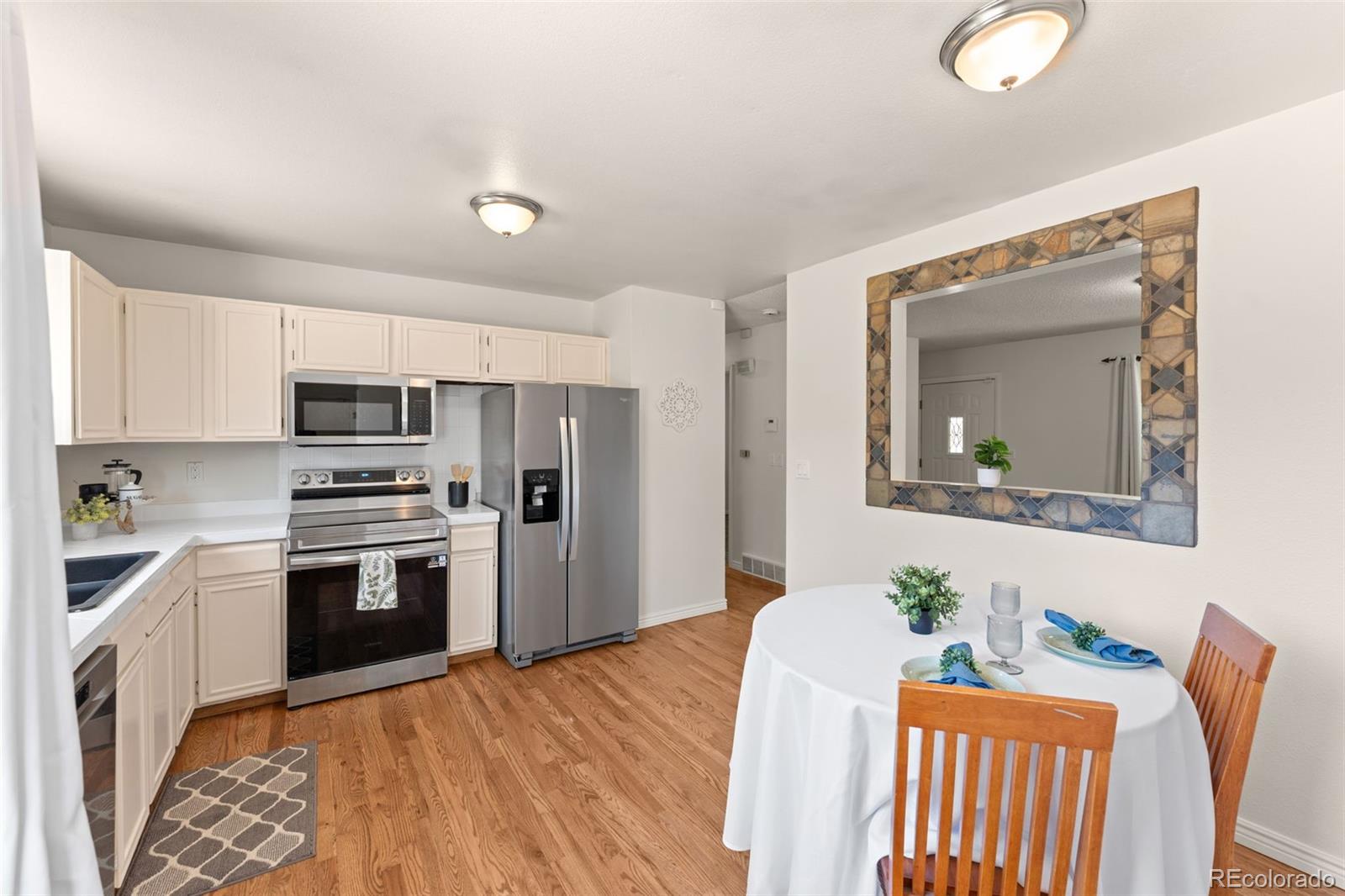 3842 Vaquero Circle
