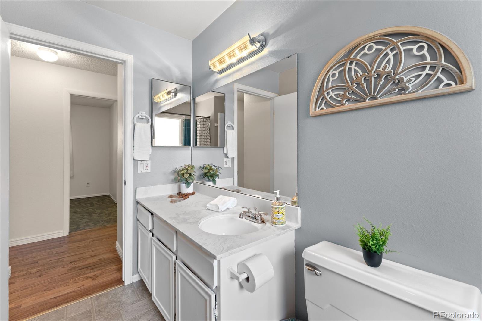 3842 Vaquero Circle