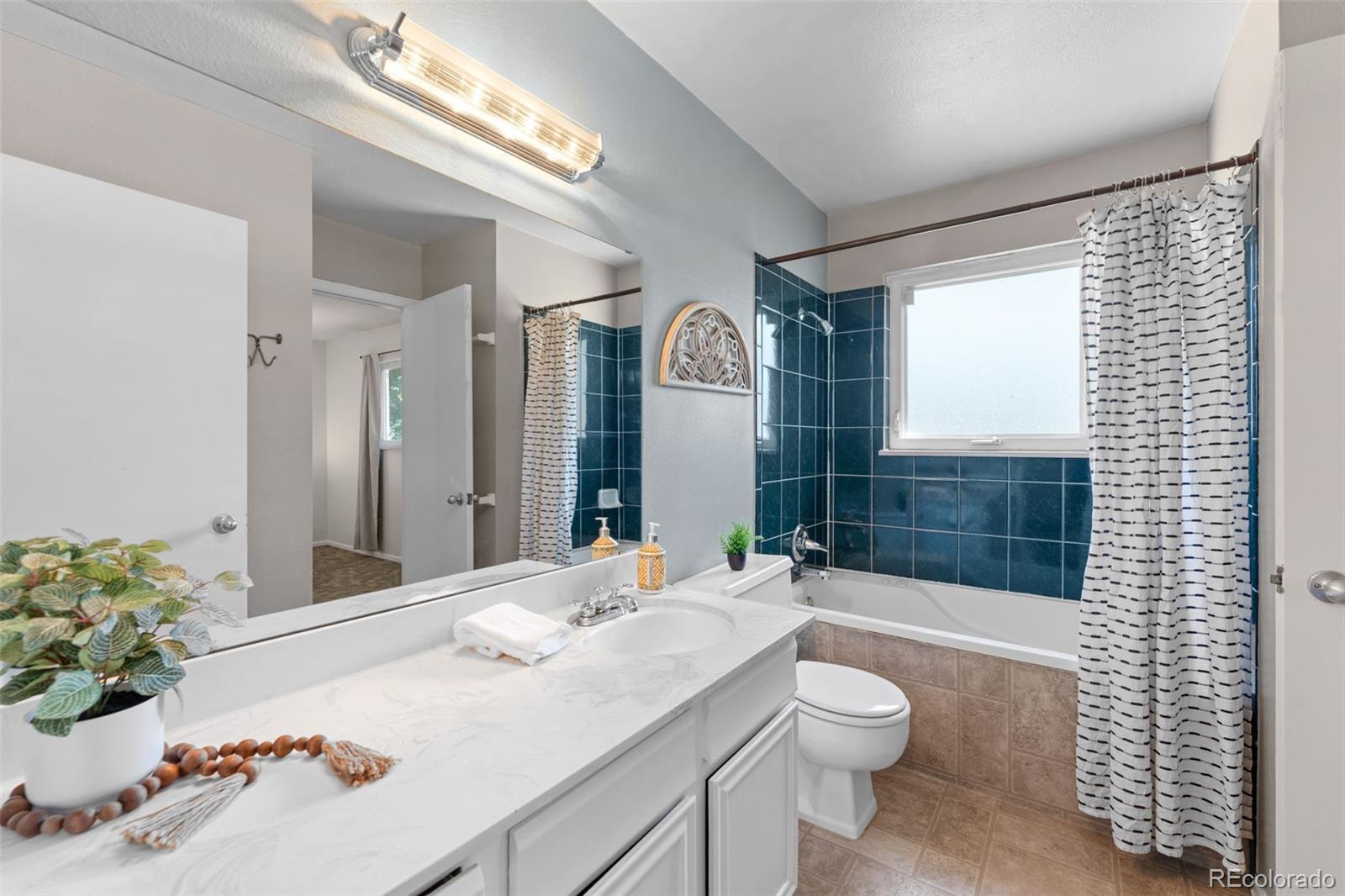 3842 Vaquero Circle