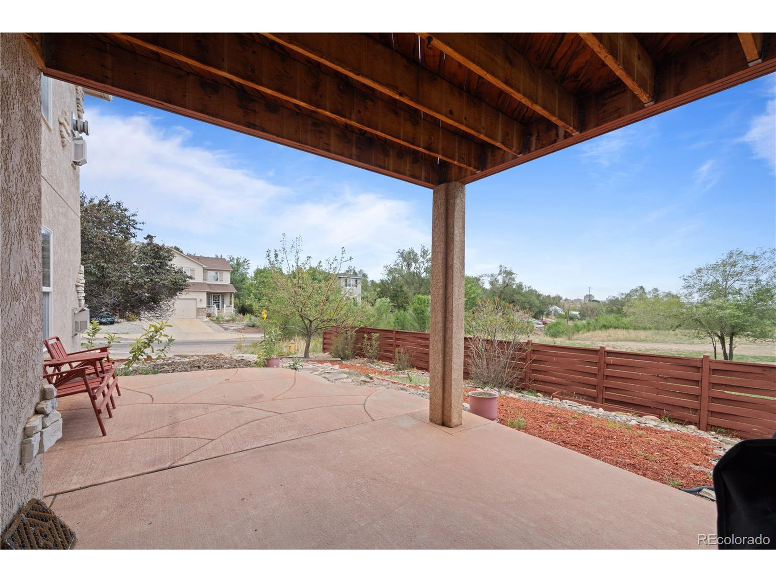 1443 W Costilla St
