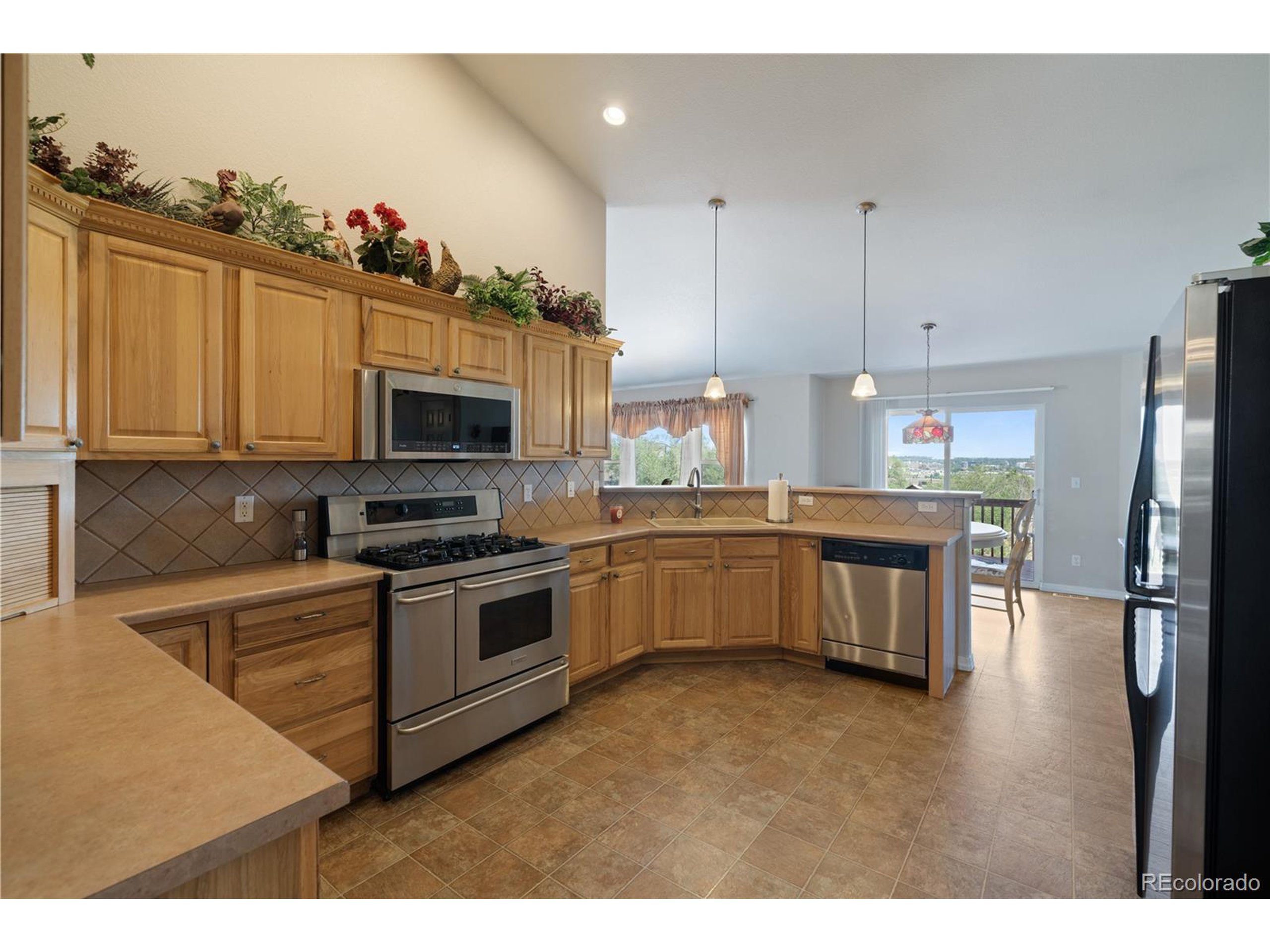 1443 W Costilla St