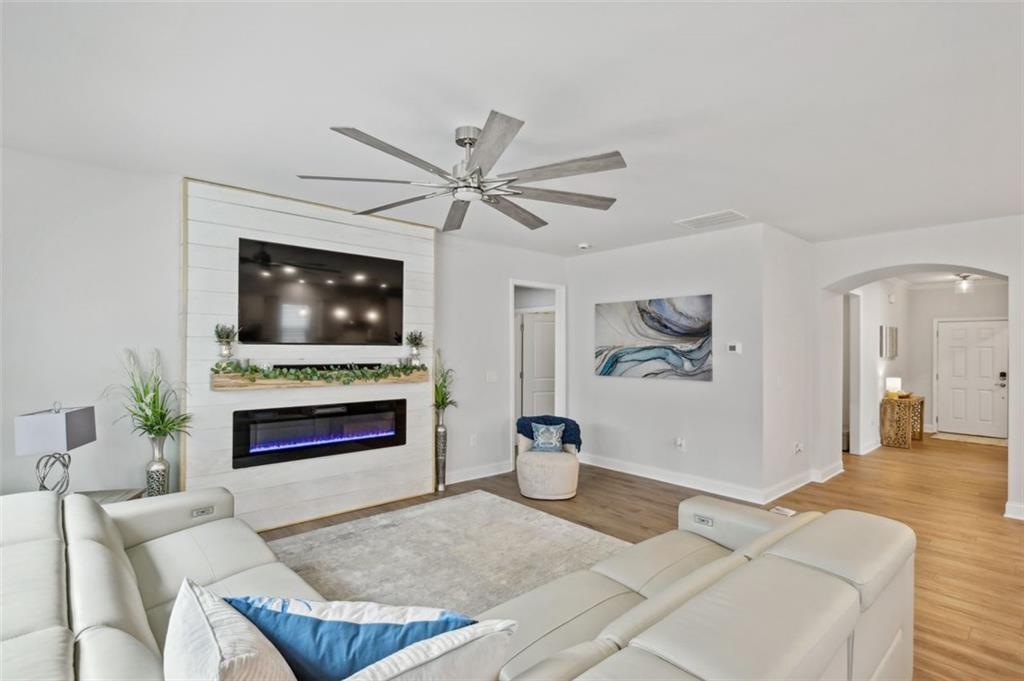504 Colebrook Way