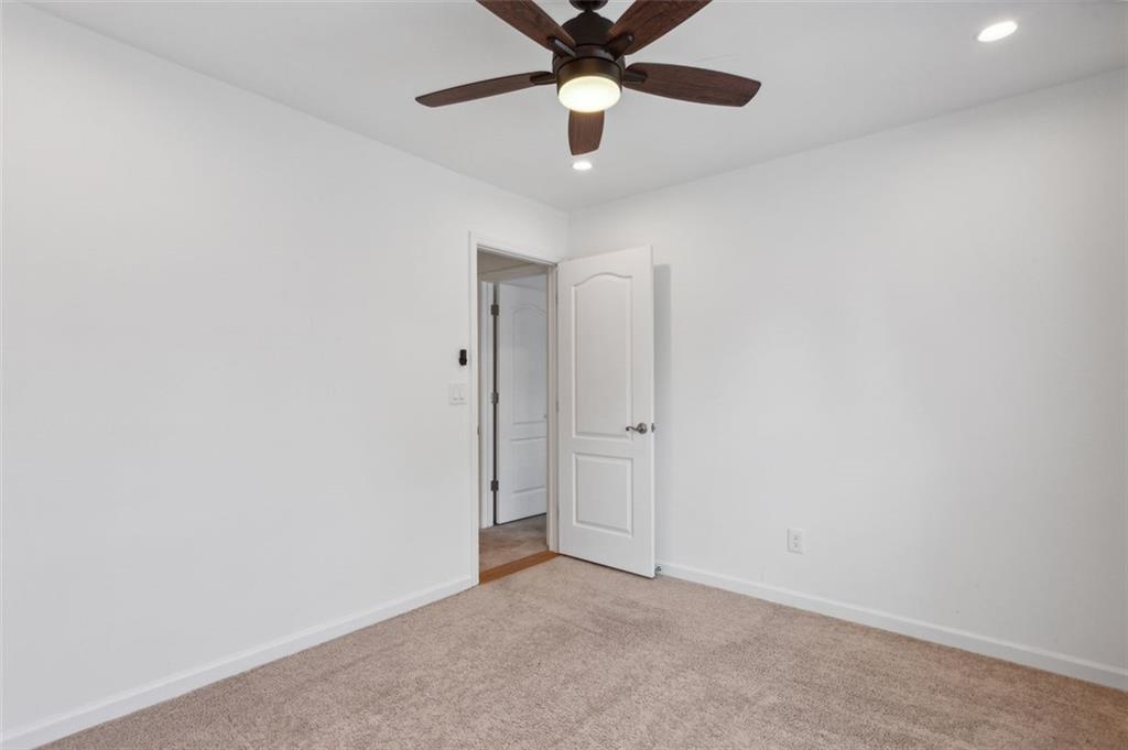 3904 Old Station Drive SE