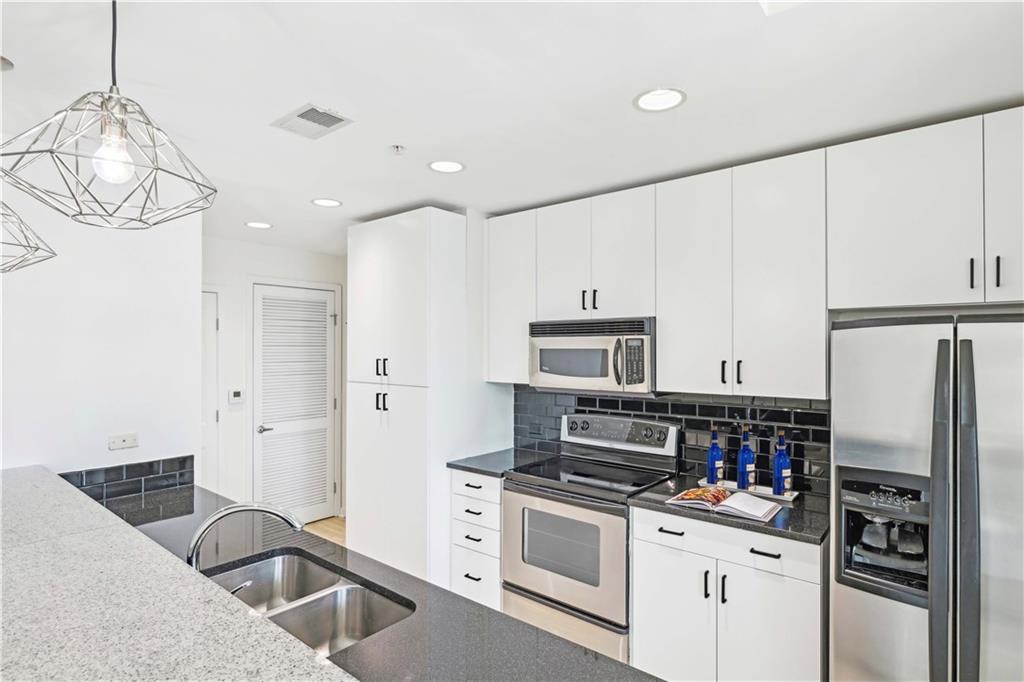 860 Peachtree Street NE Unit 1008