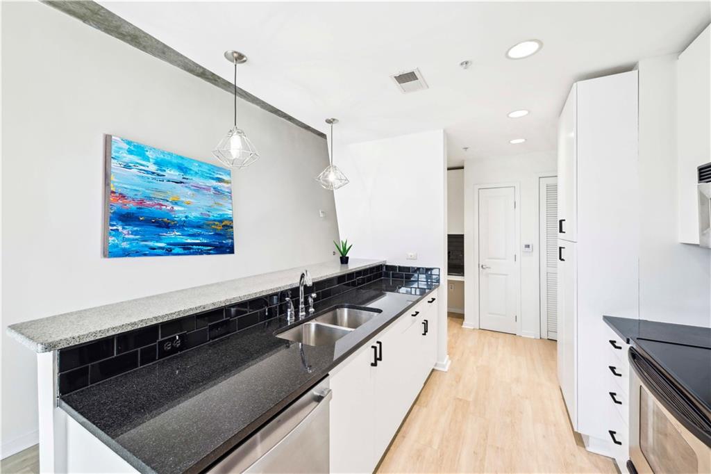 860 Peachtree Street NE Unit 1008