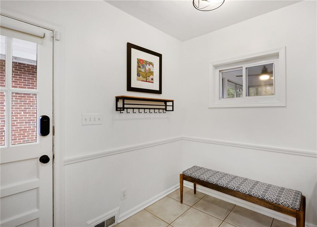 961 E Rock Springs Road NE