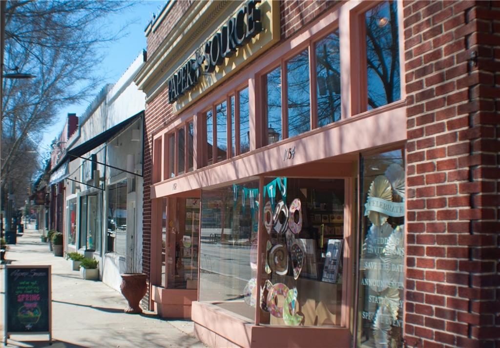 961 E Rock Springs Road NE