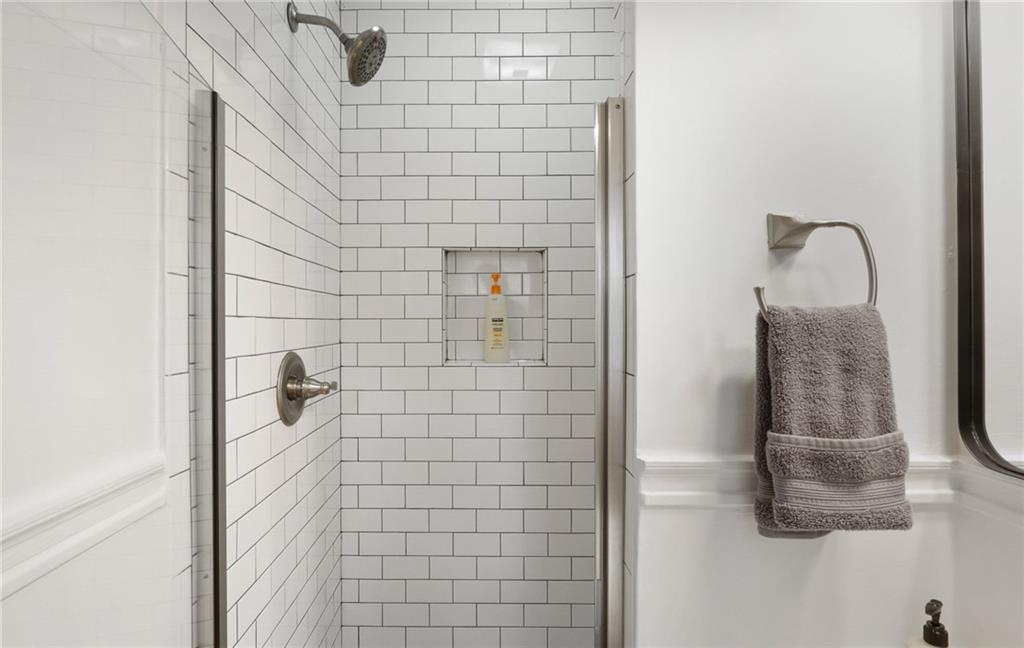 961 E Rock Springs Road NE