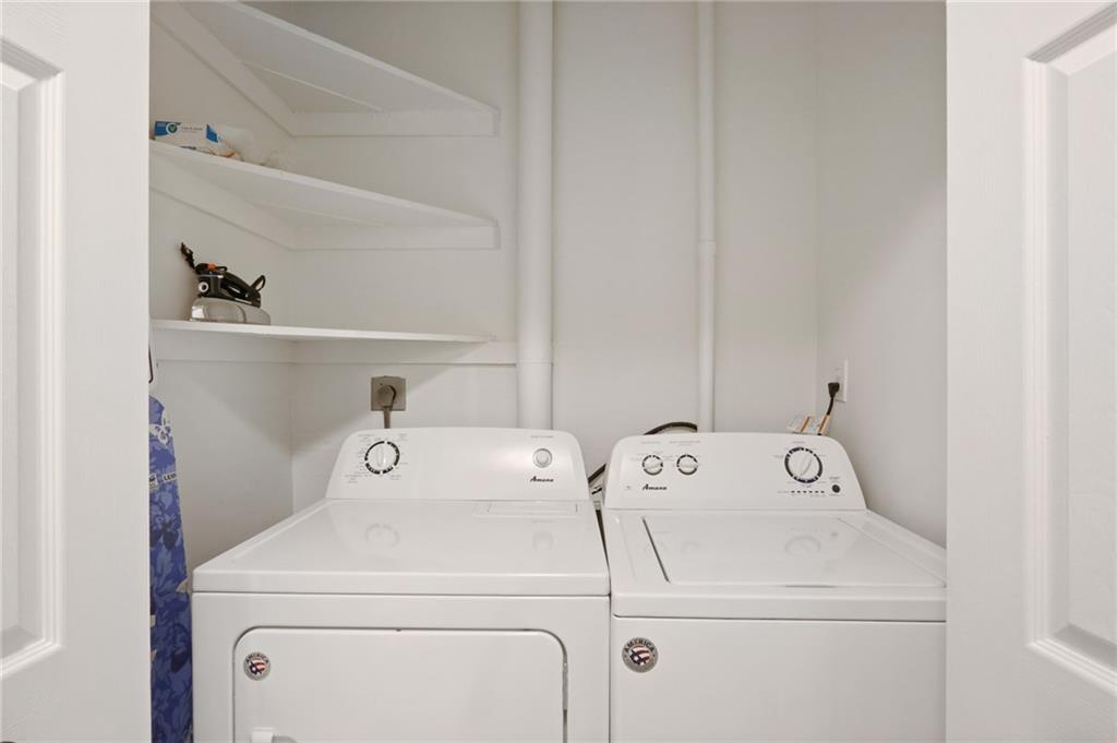 961 E Rock Springs Road NE