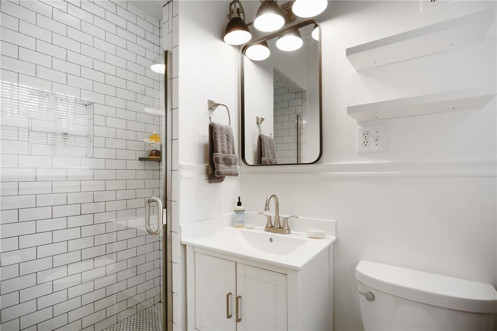 961 E Rock Springs Road NE