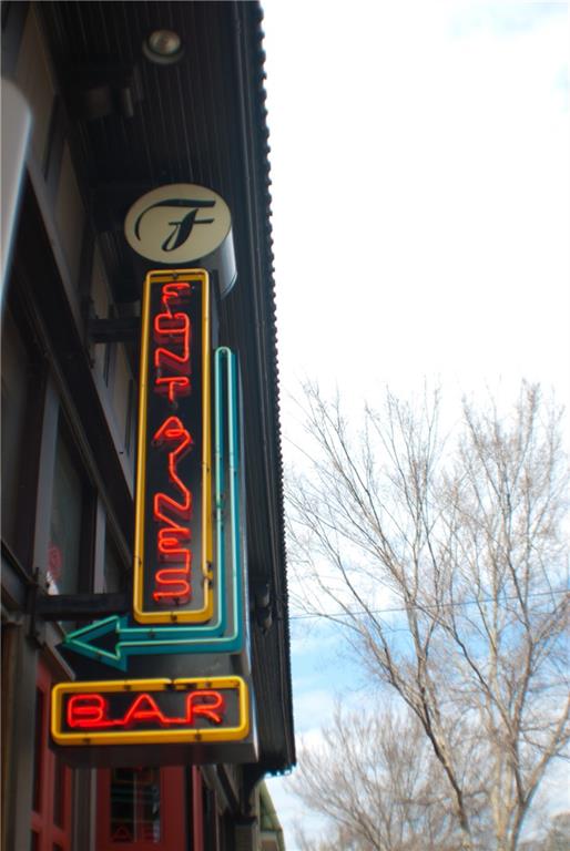 961 E Rock Springs Road NE