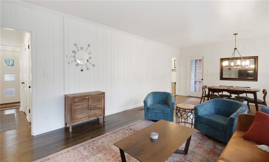 961 E Rock Springs Road NE