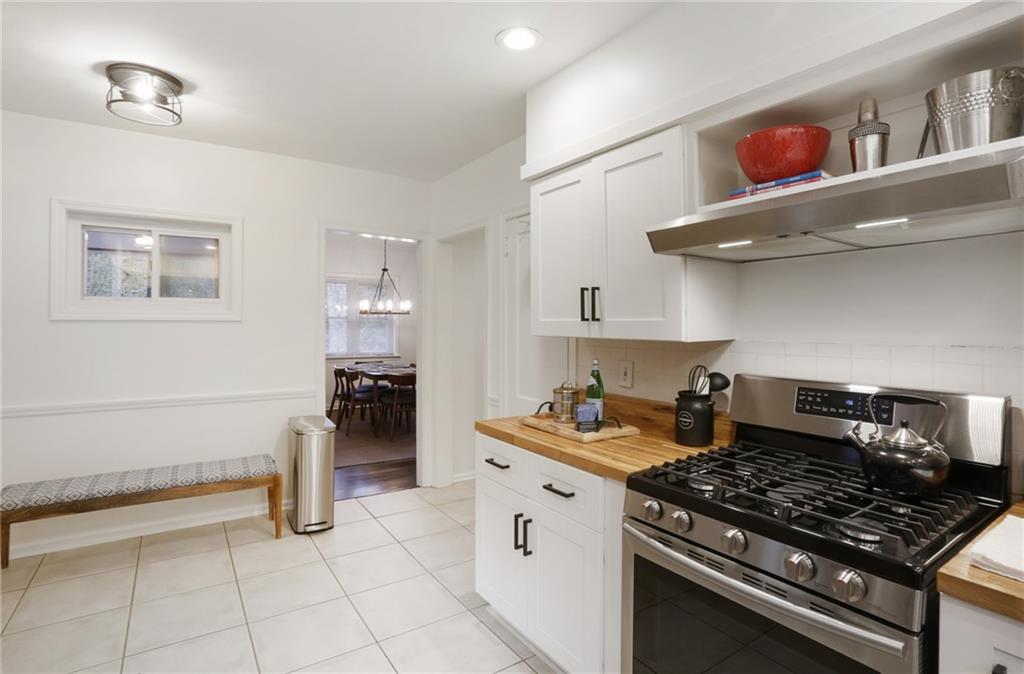 961 E Rock Springs Road NE