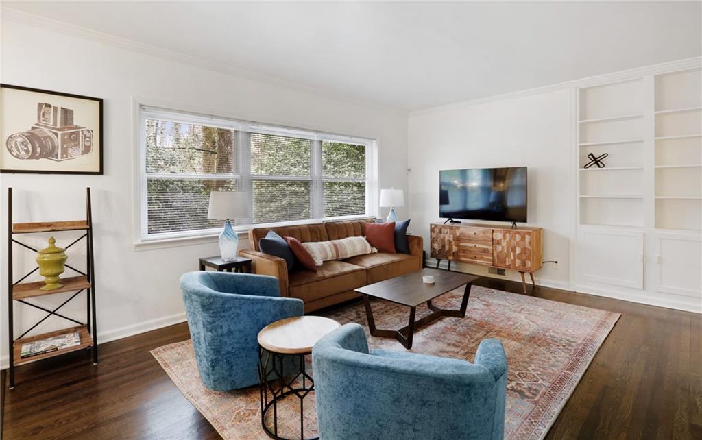 961 E Rock Springs Road NE