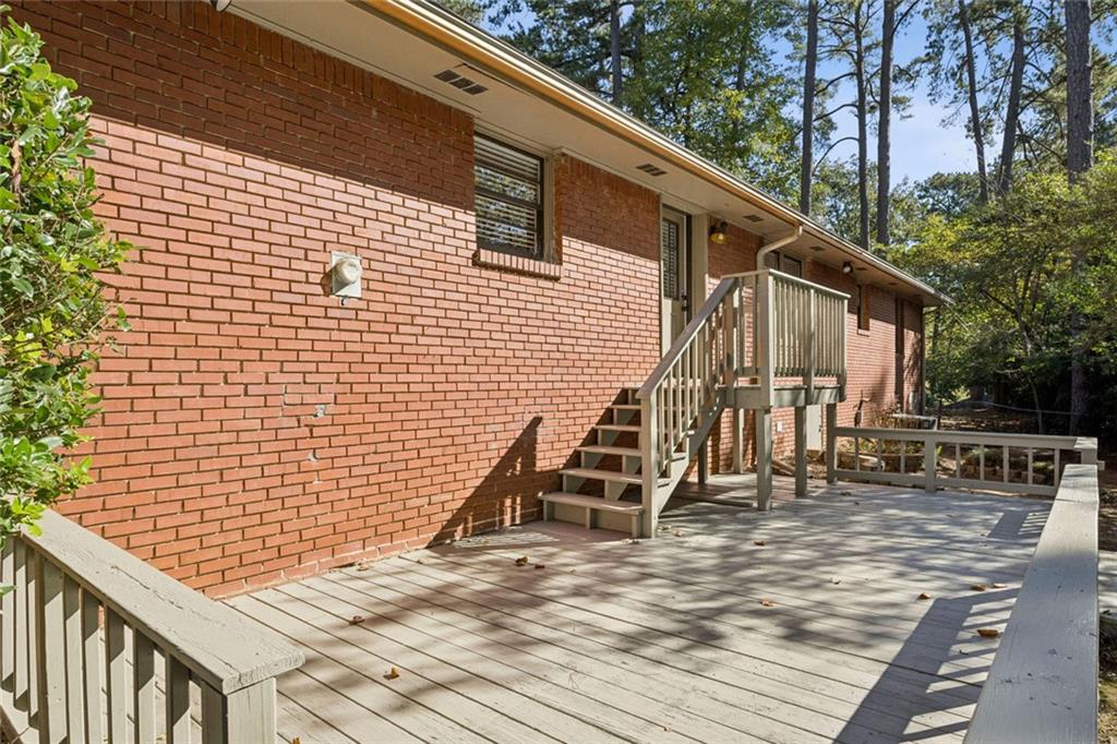 1955 Vance Drive NE