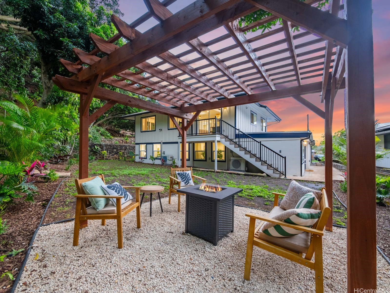 98-285 Hale Momi Place