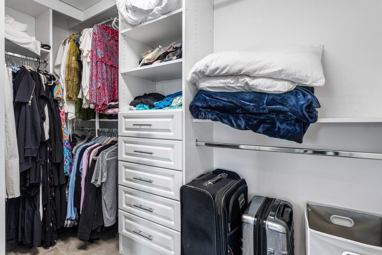 400 Seasage Drive 603