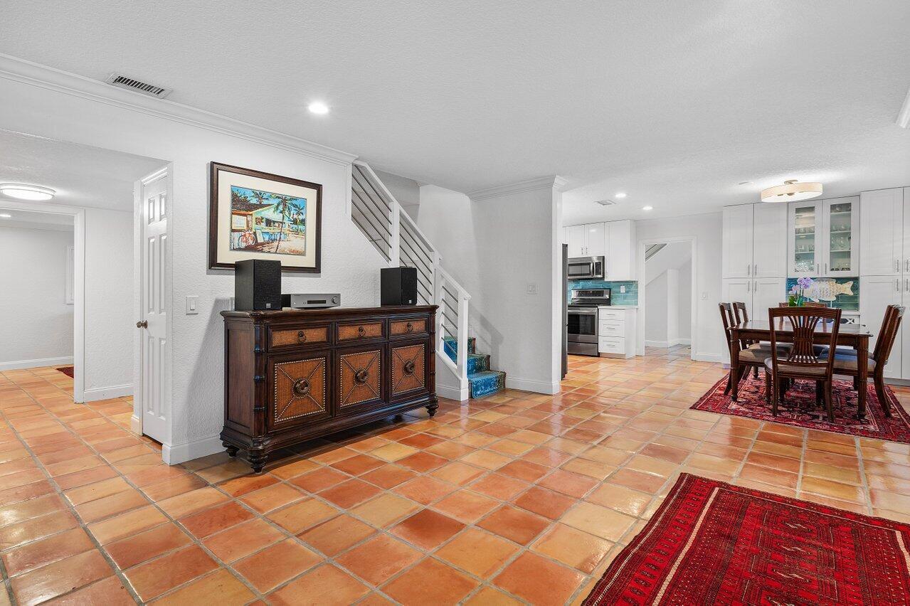 936 SW Rustic Circle