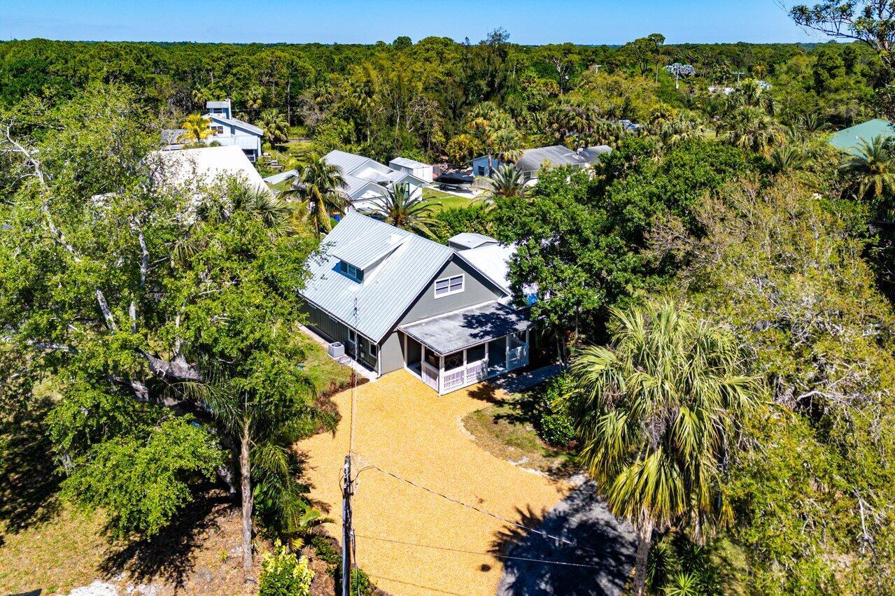 936 SW Rustic Circle