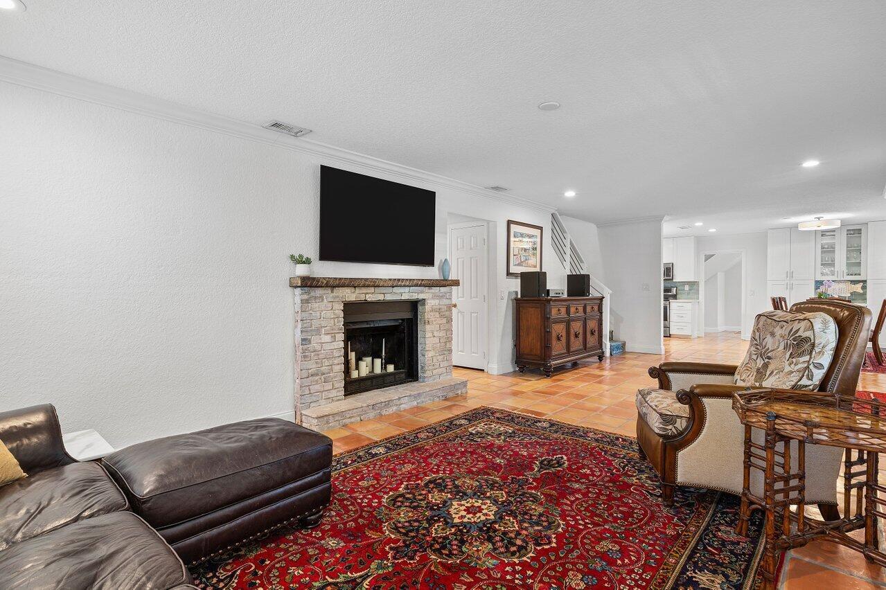 936 SW Rustic Circle