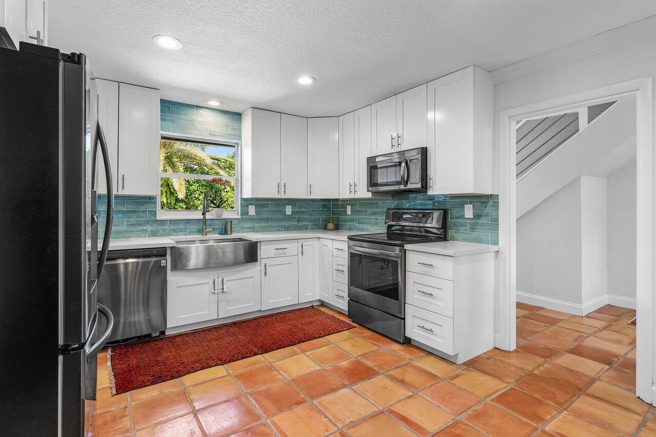 936 SW Rustic Circle