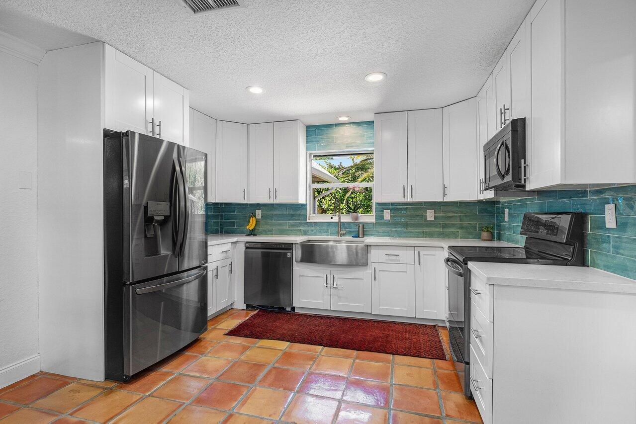 936 SW Rustic Circle