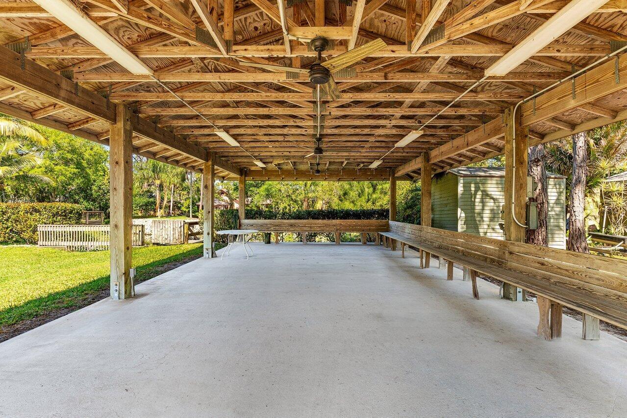 936 SW Rustic Circle